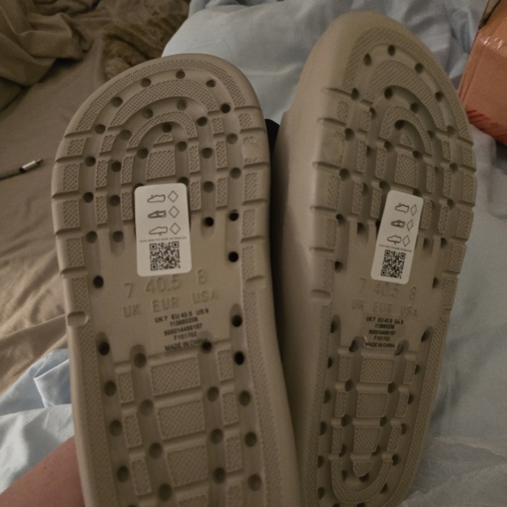 ASOS SLIDES - Picture 2 of 4
